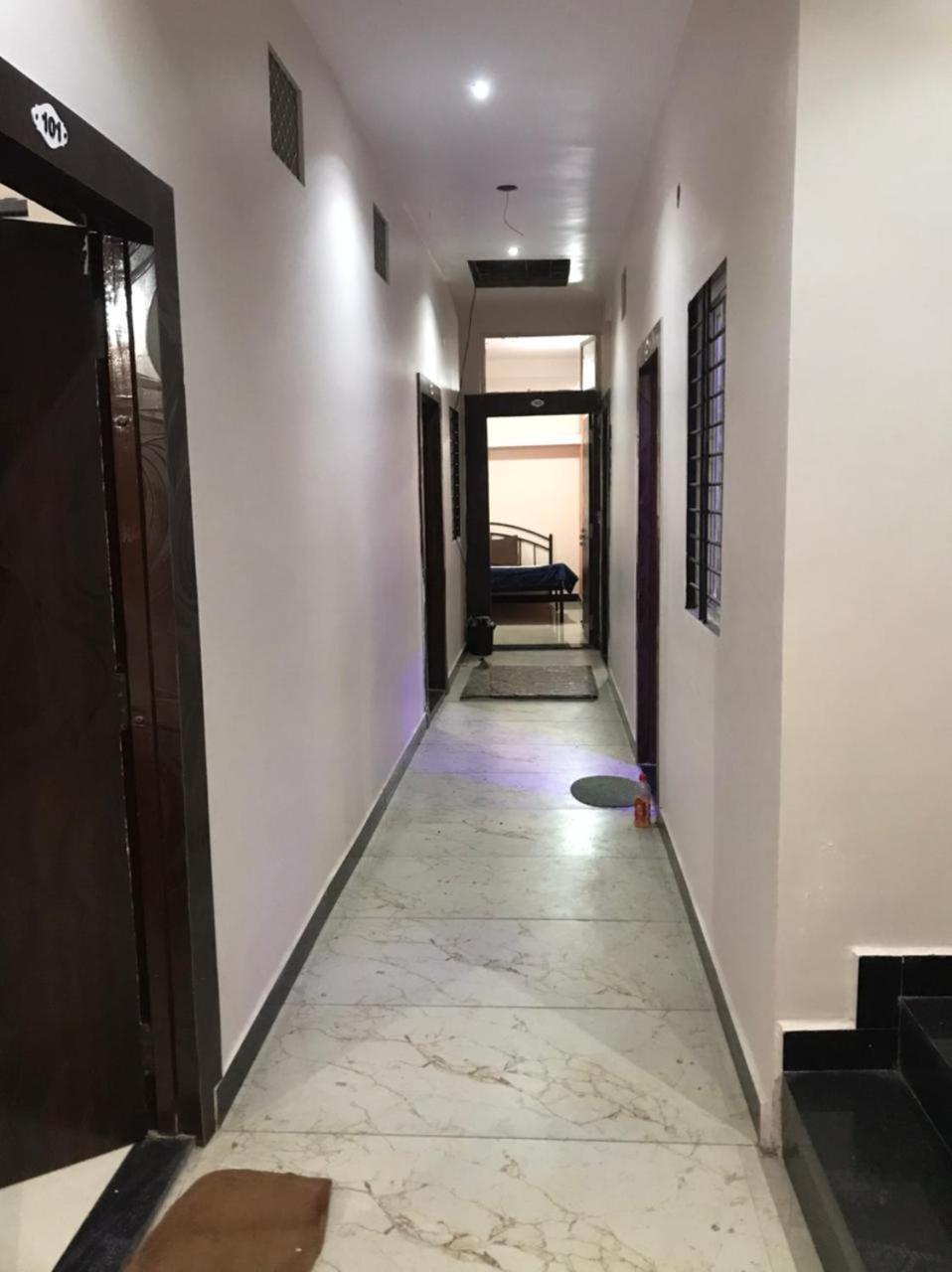 Shivlok Guest House Ujjain Buitenkant foto